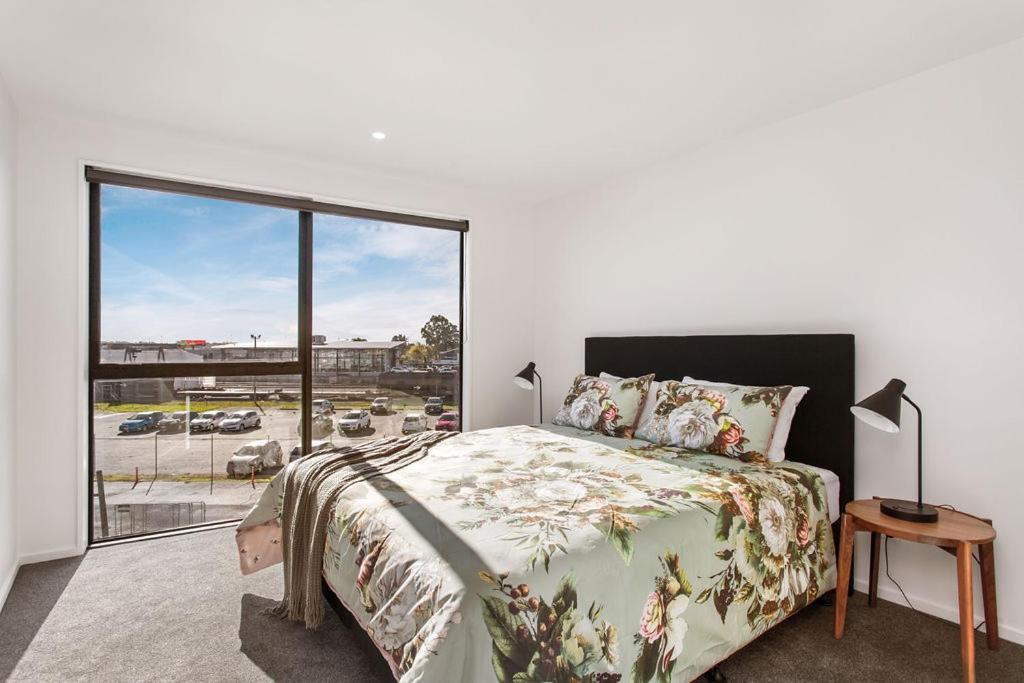 Stylish Brand New Sunny 3Bdrm 3Bth Garage Sleeps 6 Lägenhet Christchurch Exteriör bild