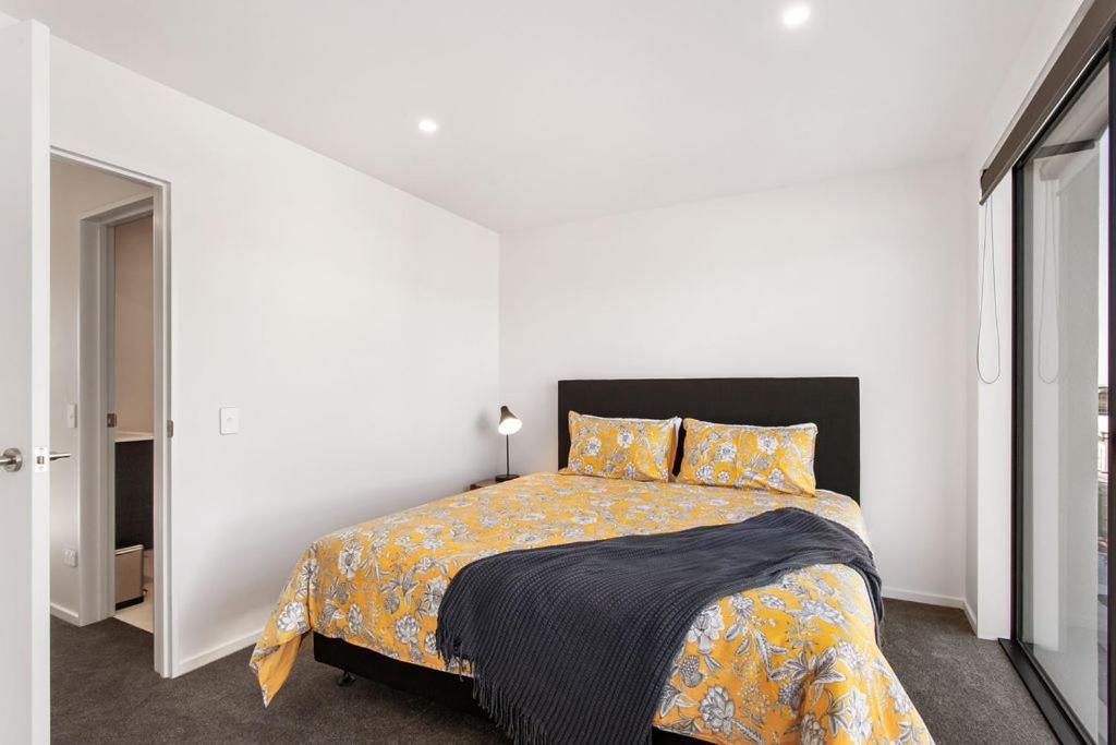 Stylish Brand New Sunny 3Bdrm 3Bth Garage Sleeps 6 Lägenhet Christchurch Exteriör bild