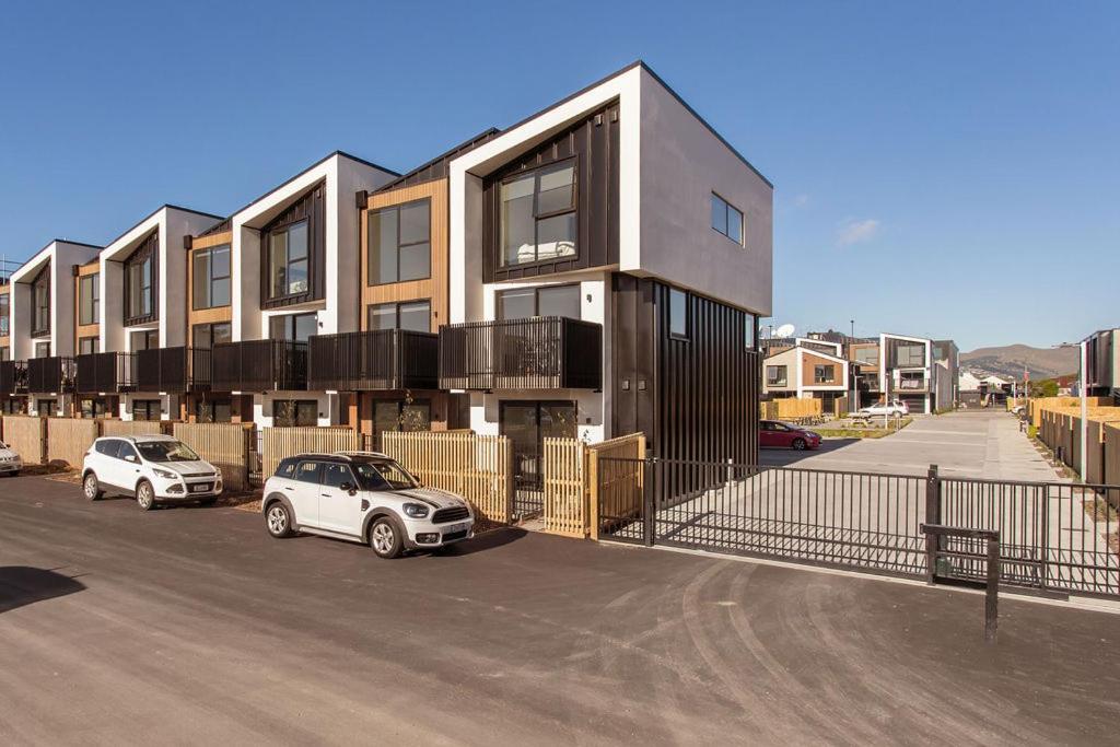 Stylish Brand New Sunny 3Bdrm 3Bth Garage Sleeps 6 Lägenhet Christchurch Exteriör bild